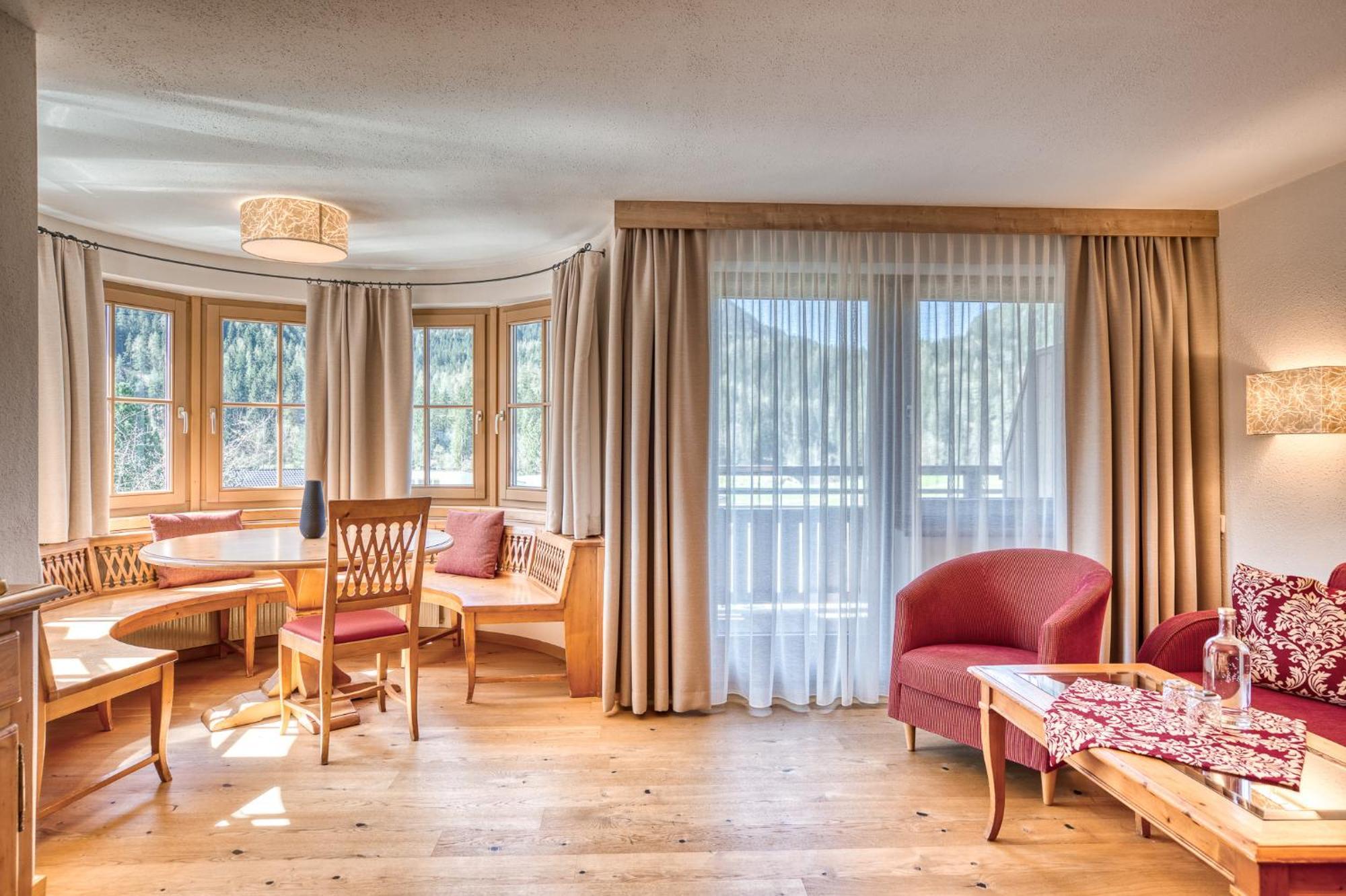 Suite mit Bergblick